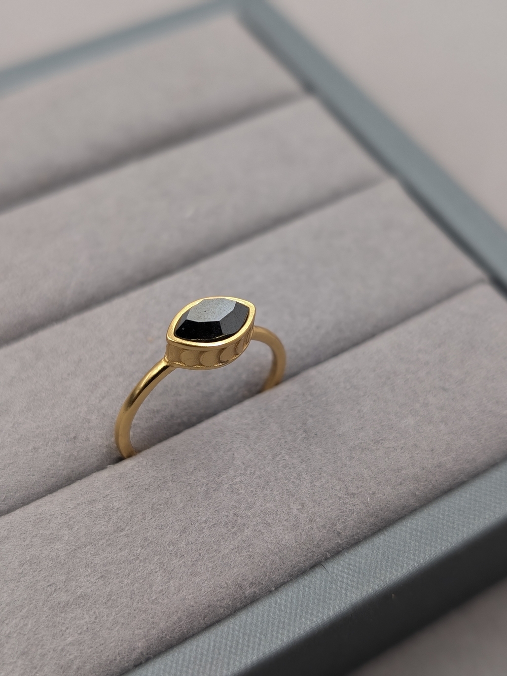 Spartina 449 Gunmetal Crystal Solitaire Ring Gold Tone Size 6.75 | M172AB